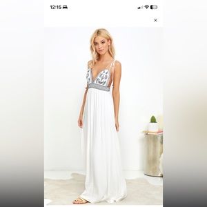 Days of Sunlight Ivory Embroidered Maxi Dress Size small